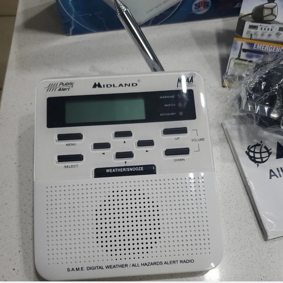Midland All Hazards Alert Weather Radio NOAA Storm Warning WR-100B - Picture 3 of 10